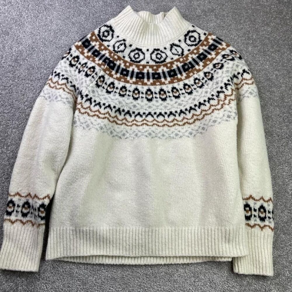 Cupcakes & Cashmere Mock Neck Sweater Size Medium
